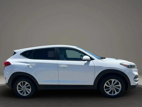 Used 2018 Hyundai Tucson SE AWD/4WD image 4