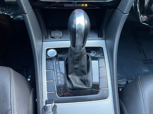 Used 2020 Volkswagen Passat 2.0T R-Line image 36
