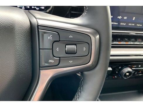 Used 2025 Chevrolet Silverado 2500 ZR2 w/ Technology Package image 21