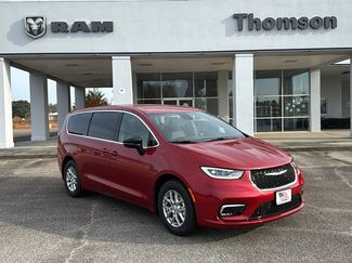 New 2026 Chrysler Pacifica Select video 2