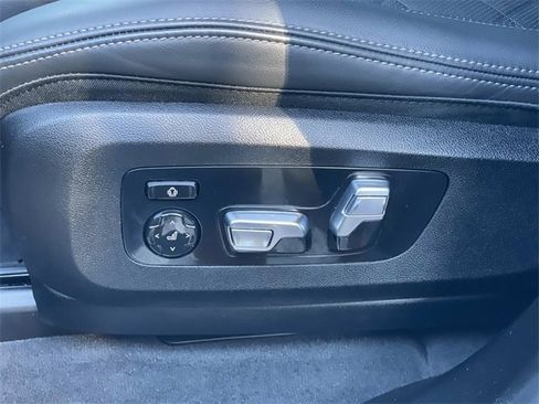 Used 2024 BMW X7 xDrive40i w/ M Sport Package image 20
