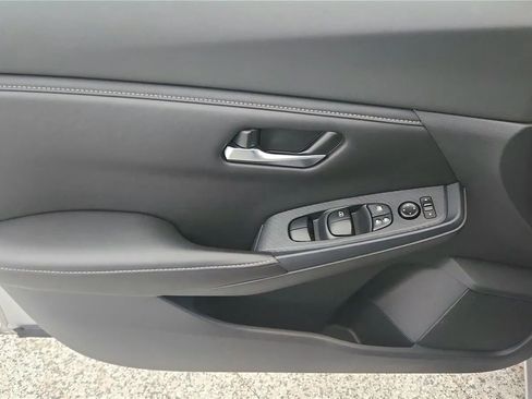 Used 2022 Nissan Sentra S image 32