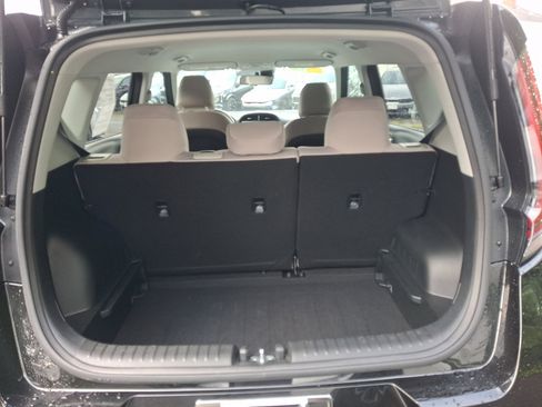 Used 2025 Kia Soul LX w/ LX Technology Package FWD image 20