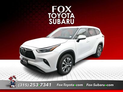 Used 2023 Toyota Highlander XLE