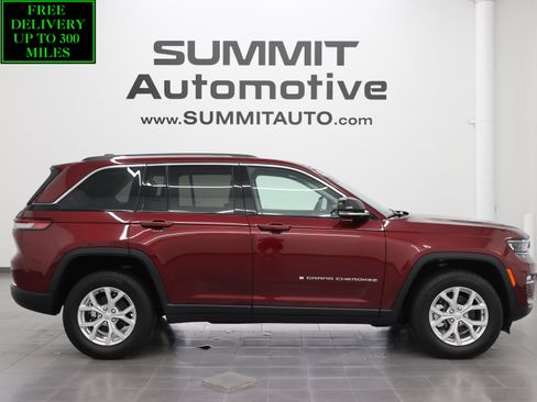 Used 2023 Jeep Grand Cherokee Limited AWD/4WD image 1