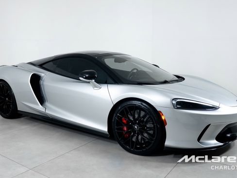 Used 2023 McLaren GT image 2