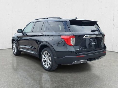 Used 2024 Ford Explorer XLT w/ Equipment Group 202A AWD/4WD image 5