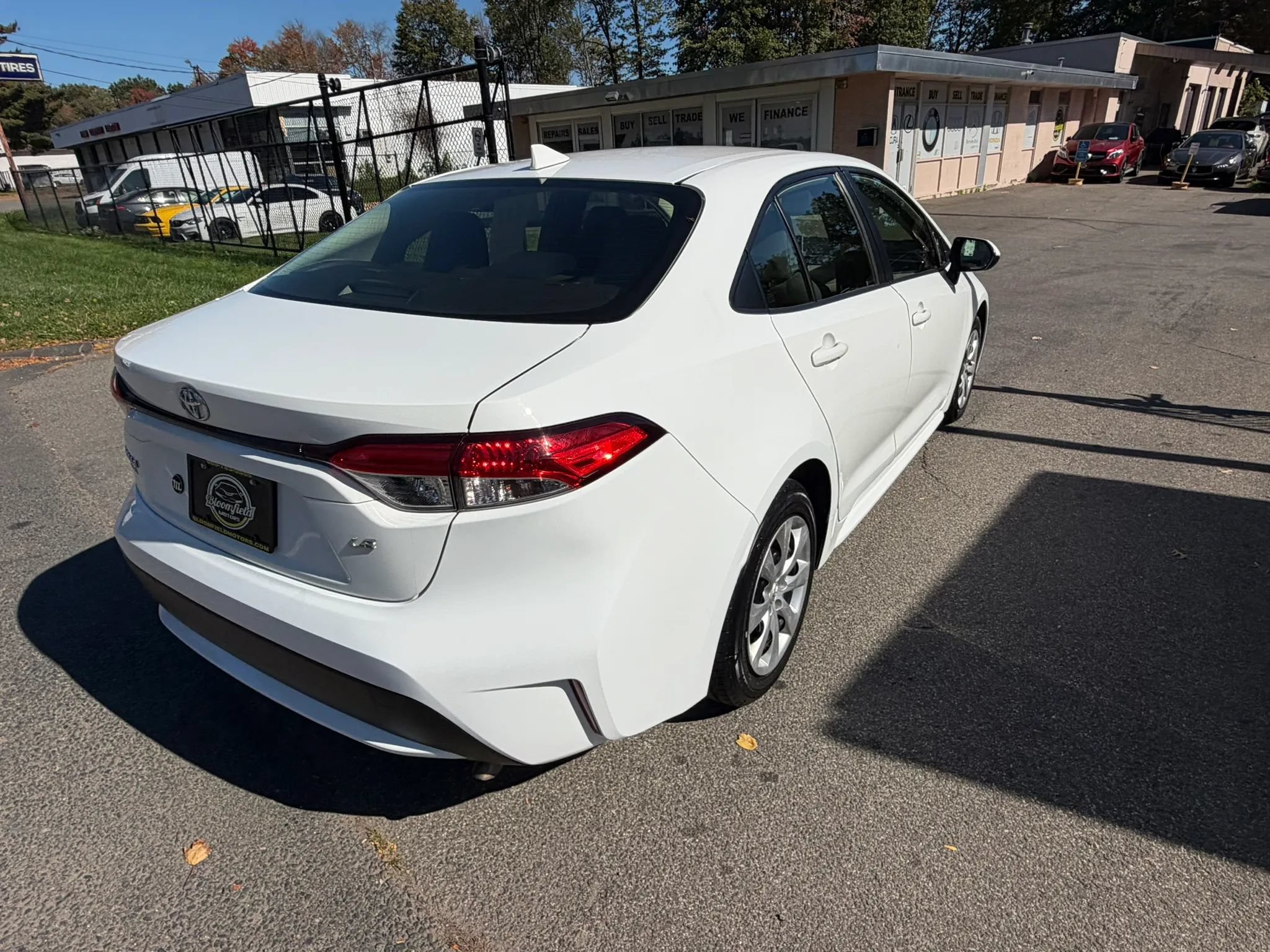 Used 2021 Toyota Corolla LE FWD image 5