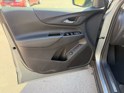 Used 2023 Chevrolet Equinox Premier AWD/4WD image 22