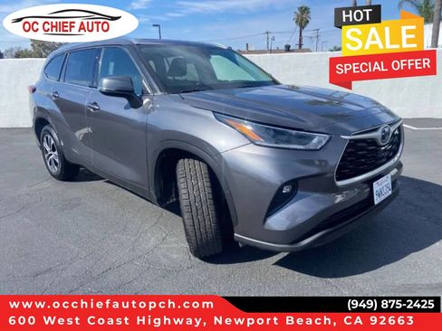 Used 2021 Toyota Highlander XLE image 1