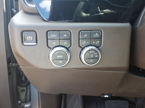 New 2026 GMC Sierra 1500 SLT w/ SLT Premium Plus Package AWD/4WD image 8