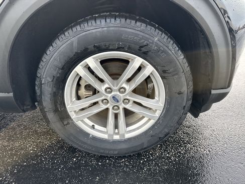 Certified 2022 Ford Explorer XLT w/ Equipment Group 202A image 6