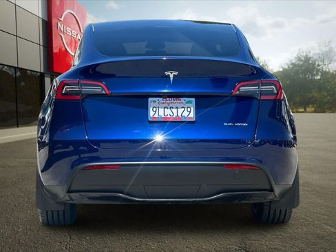 Used 2024 Tesla Model Y Long Range AWD/4WD image 8
