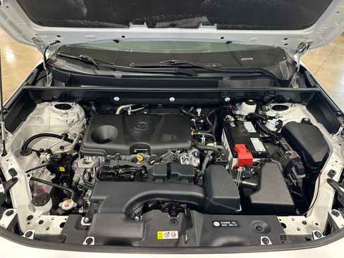 Used 2023 Toyota RAV4 XLE AWD/4WD image 40