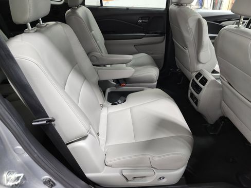 Used 2021 Honda Pilot Touring image 21
