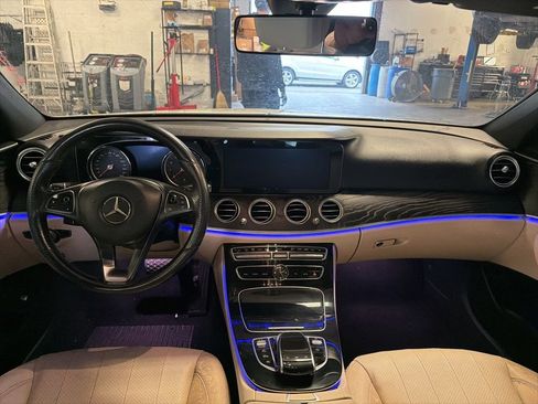 Used 2017 Mercedes-Benz E 300 image 4