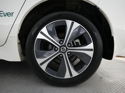 Used 2020 Nissan Leaf SV Plus image 19