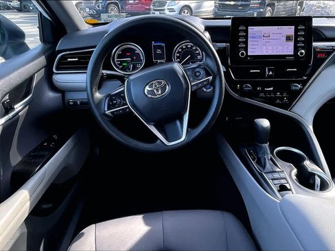 Used 2022 Toyota Camry LE image 16