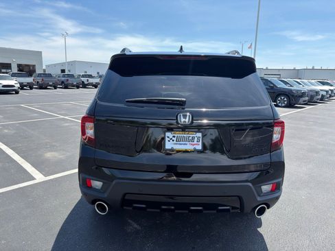 Used 2025 Honda Passport Black Edition image 5