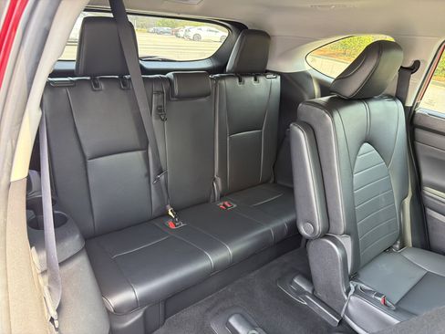 Used 2022 Toyota Highlander XLE image 29