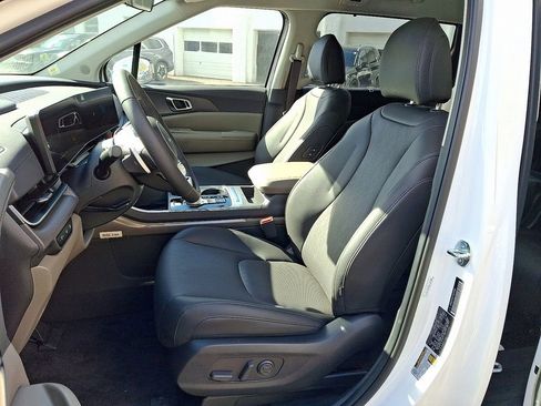 New 2026 Kia Carnival EX image 8