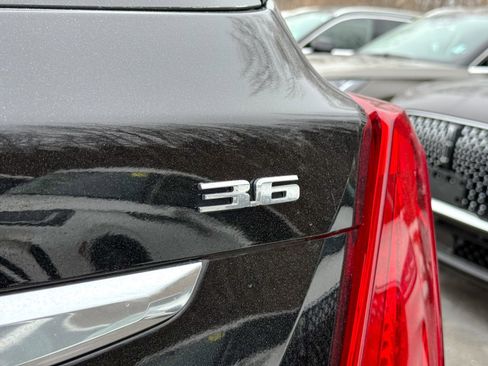 Used 2018 Cadillac XT5 Luxury w/ Driver Awareness Package image 13