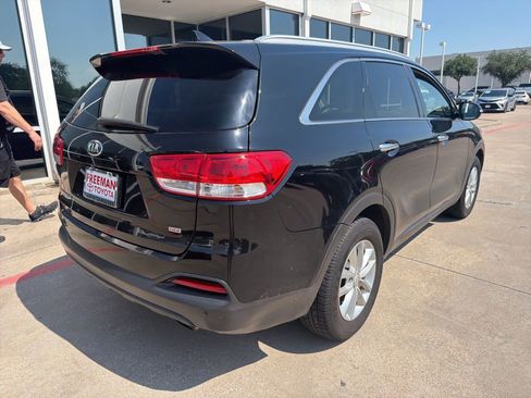 Used 2018 Kia Sorento FWD image 6