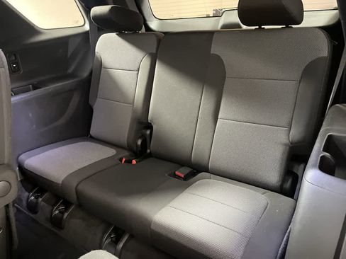 Used 2022 Chevrolet Traverse LT image 25