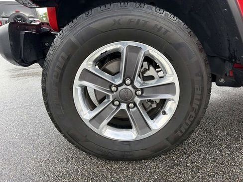 Used 2020 Jeep Wrangler Unlimited Sahara image 28