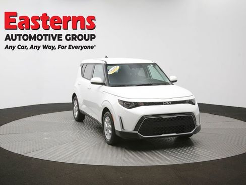 Used 2025 Kia Soul LX w/ LX Technology Package FWD image 50