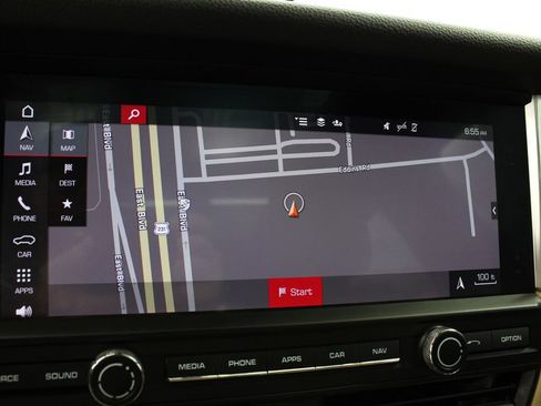 Used 2020 Porsche Macan AWD/4WD image 20