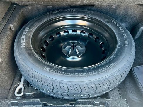 Certified 2024 Mercedes-Benz GLE 450 4MATIC image 37