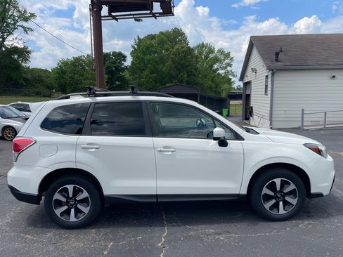 Used 2017 Subaru Forester 2.5i Premium AWD/4WD image 7