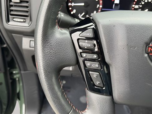 Used 2022 Nissan Frontier PRO-4X image 15