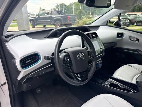 Used 2022 Toyota Prius XLE FWD image 14