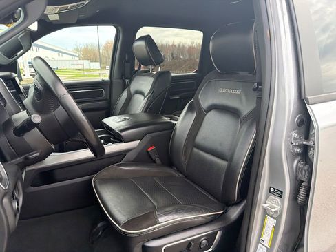Used 2024 RAM 1500 Laramie AWD/4WD image 10