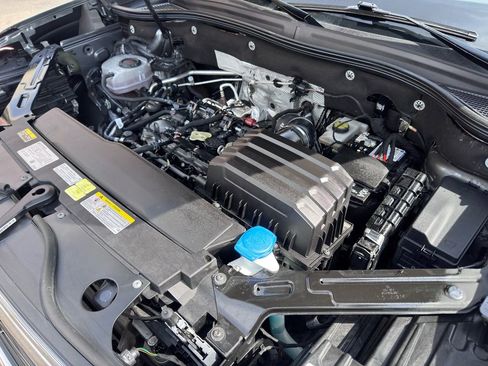 Used 2024 Volkswagen Atlas Cross Sport SE image 35