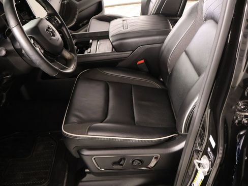 Used 2025 RAM 1500 Limited AWD/4WD image 12