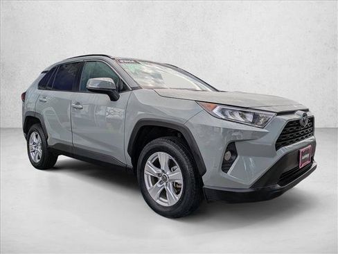 Used 2021 Toyota RAV4 XLE image 3