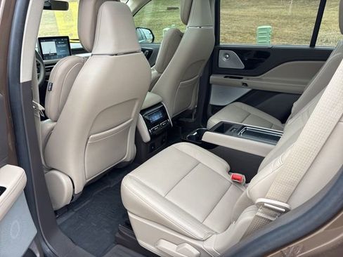 Used 2022 Lincoln Aviator Reserve w/ Equipment Group 201A image 16