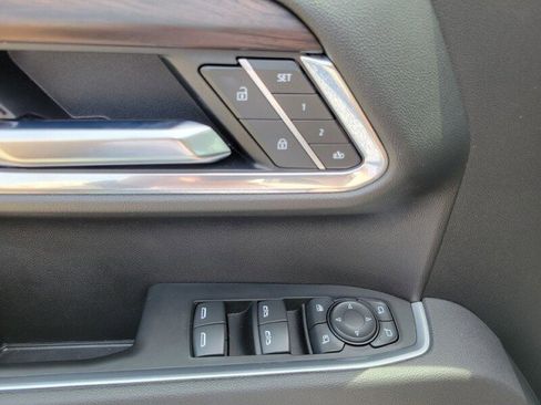 Used 2025 GMC Sierra 1500 SLT RWD image 16