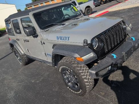 Used 2023 Jeep Wrangler Unlimited AWD/4WD image 2