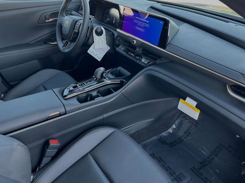 New 2025 Toyota Crown Signia image 17