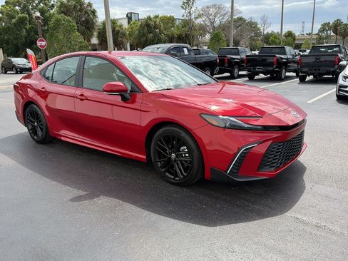 Used 2026 Toyota Camry SE FWD image 7