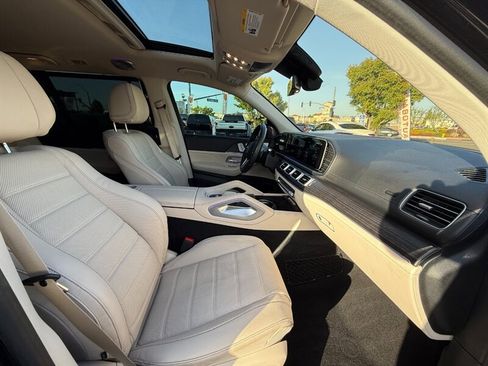 Used 2021 Mercedes-Benz GLS 580 4MATIC image 46