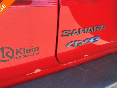 Used 2025 Jeep Wrangler Unlimited Sahara AWD/4WD image 11