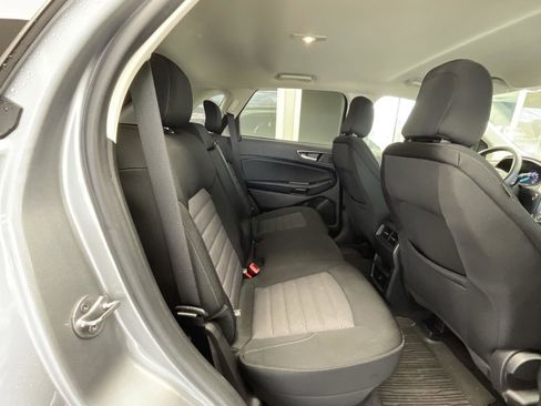 Used 2022 Ford Edge SE w/ Black Appearance Package image 19
