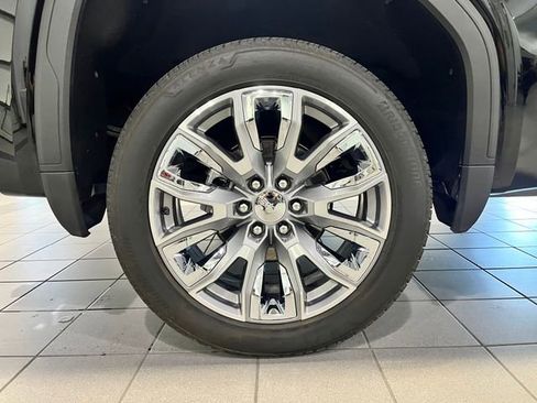 Used 2025 GMC Sierra 1500 Denali w/ Denali Reserve Package AWD/4WD image 9