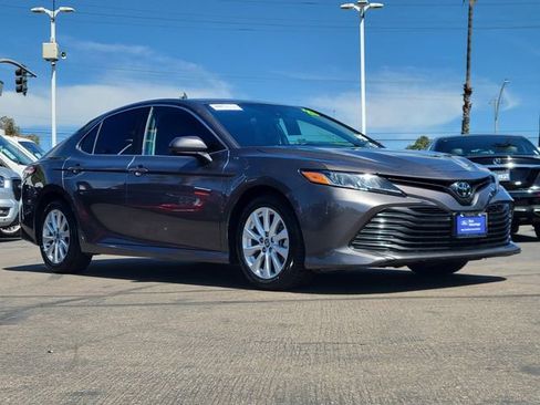 Used 2020 Toyota Camry LE w/ Carpet Mat Package image 29
