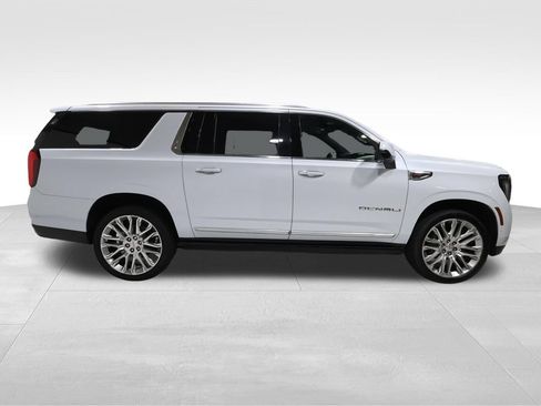 Used 2026 GMC Yukon XL Denali w/ Denali Reserve Package AWD/4WD image 5